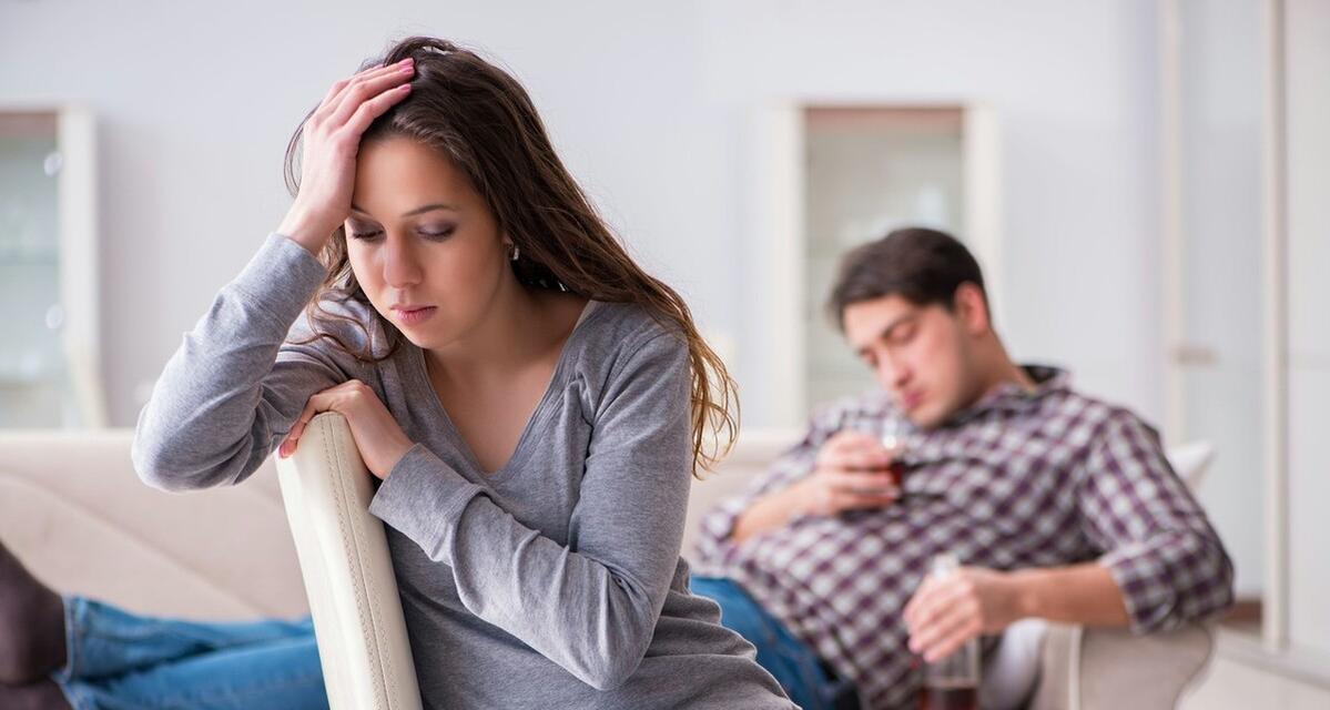结婚后男人出现哪些出轨征兆？如何及时发现和应对？