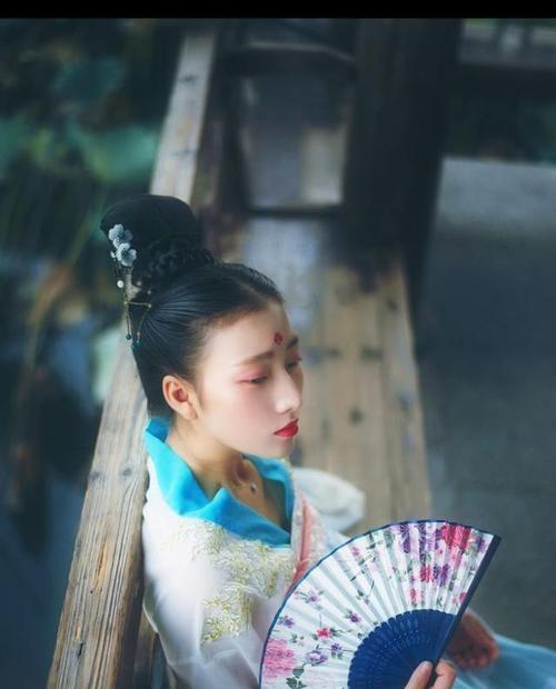 男人有新欢后是否还会秒回前女友的短信？