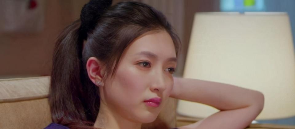 与拜金女谈恋爱是一种怎样的体验？如何应对恋爱中的金钱问题？