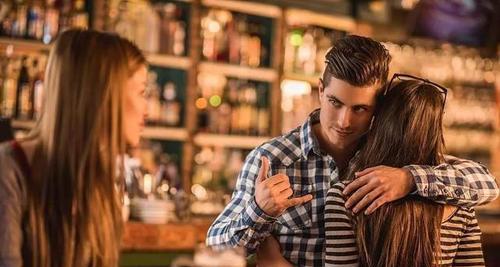 女方分手后有了新欢还能挽回吗？如何挽回分手后有新欢的女友？