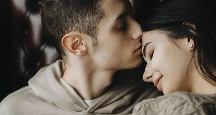 挽回老公后他不联系我怎么办？如何促进感情恢复？