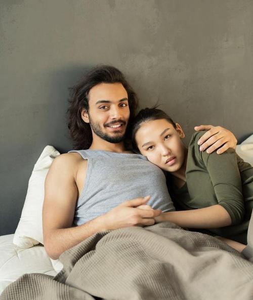 出轨婚姻中的女人如何专注于自我提升？面对婚姻危机应如何调整心态？