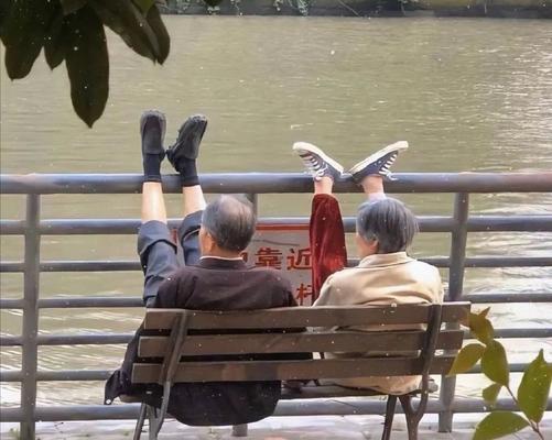 初次约会后单身狗应该等待还是继续追求？