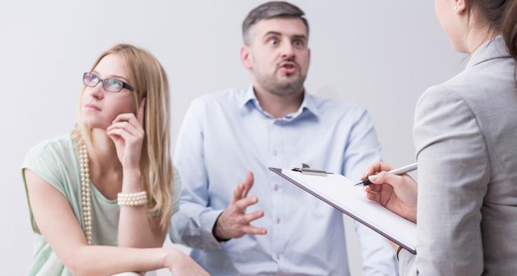 没有感情的夫妻为了孩子挽回婚姻值得吗？如何做出选择？