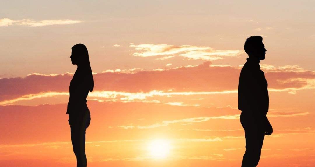男人不够爱你时女人爱吃醋怎么办？如何处理这种情况？