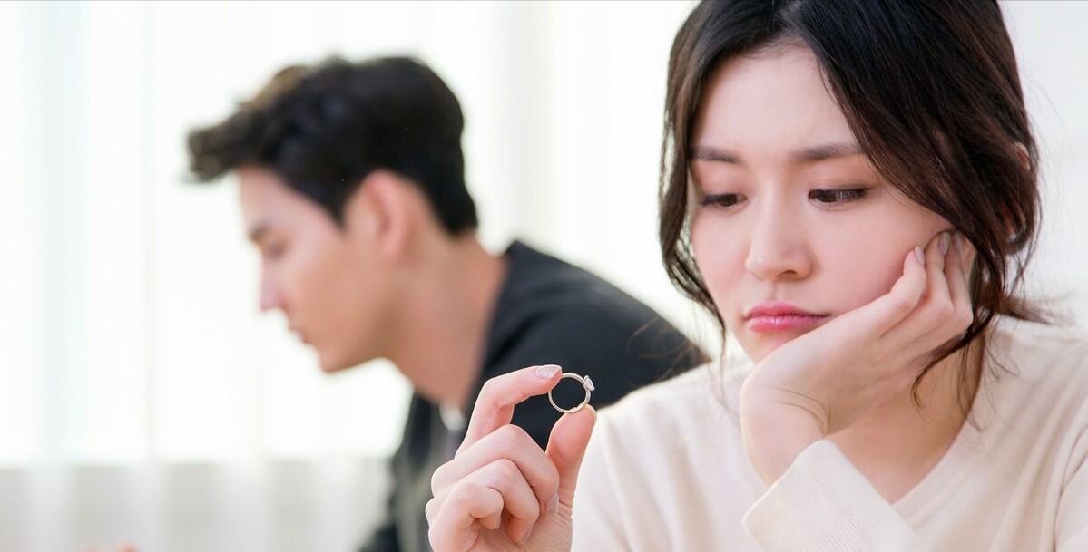 男人出差有了婚外情怎么办？如何处理婚姻危机？