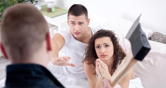 男人出轨的征兆从哪里找起？如何发现潜在的不忠行为？