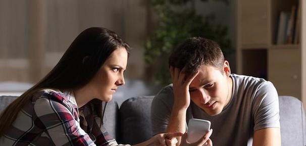 男人出轨了怎么办？如何识别男人出轨的表现？