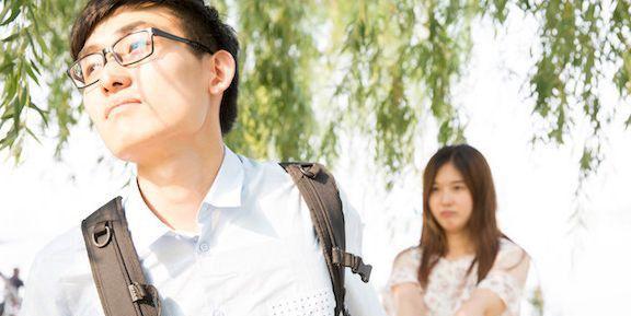 男人出轨了怎么办？如何识别男人出轨的表现？