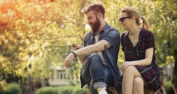 出轨的人值不值得原谅？如何处理婚姻中的背叛问题？