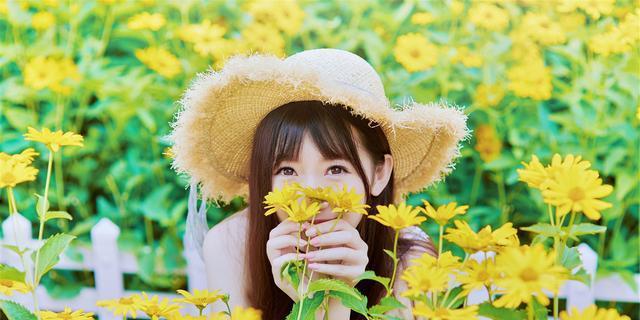如何通过送花到单位挽回女友的心？需要注意哪些细节？