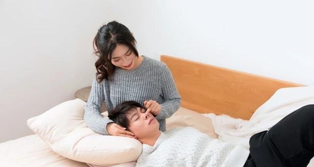 男友还放不下前任你要怎么挽回？有效策略和建议是什么？