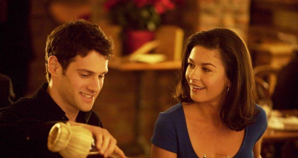 两个人相爱但年龄差距大怎么办？如何处理年龄差异带来的挑战？