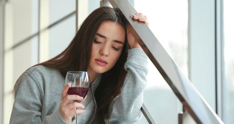 女人出轨不承认的表现有哪些？如何发现和应对？
