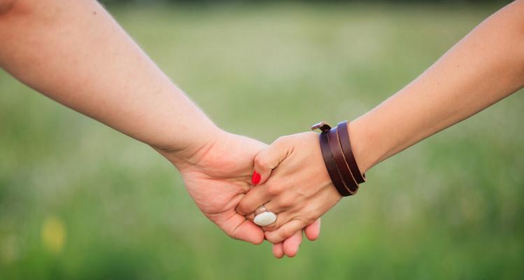 夫妻如何制造共同话题（打破沉默的有效方法）