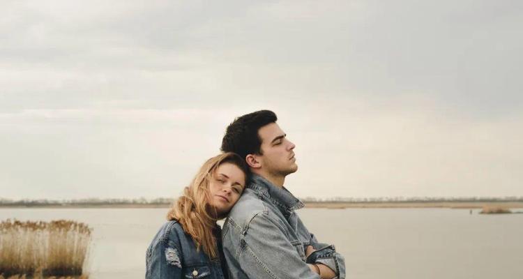 如何重新挽回失去的爱情（以前男友有新欢后甩了我）