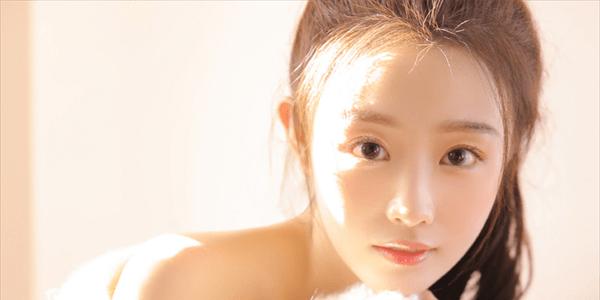 信心十足的秘诀（在自我认知中找到信心的力量）