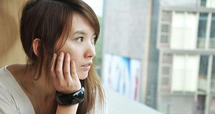 女友隐瞒婚史，爱情的两难选择（爱上已婚女人）