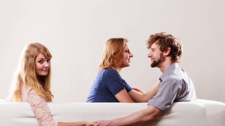 夫妻发展婚外情存在哪些心态？如何识别和处理？