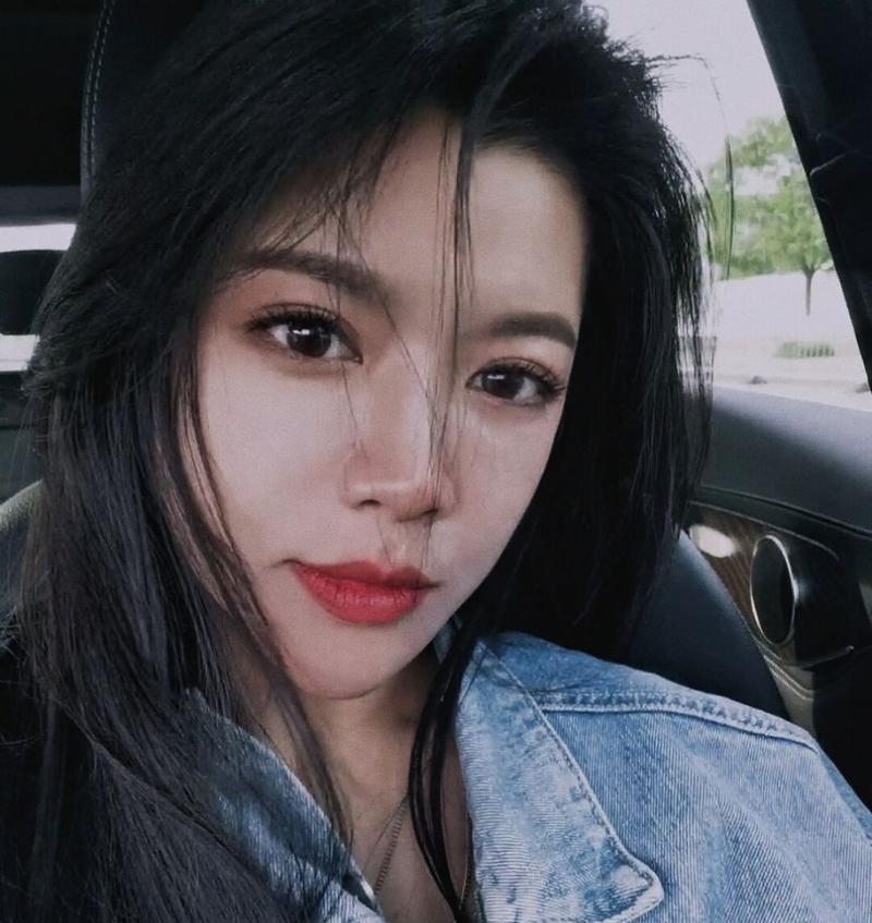 爱自己还是爱别人（探讨女生恋爱中应该如何抉择）