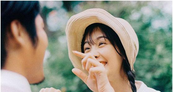 相亲女孩不主动联系我，我们还有机会发展吗？如何改善这种情况？