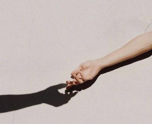 被喜欢的人抛弃了怎么办？如何走出情感低谷？