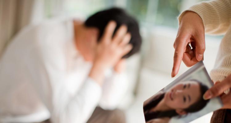 如何应对梦见老公出轨的情况（情感）