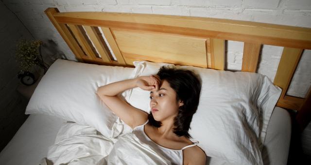 面对妻子暧昧对象，不想离婚该如何处理？