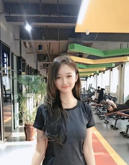 女友太漂亮，我该担心吗（探讨女友外貌优势的利弊及应对方式）