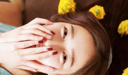 男朋友提出分手我该怎么办？如何有效挽回他的心？