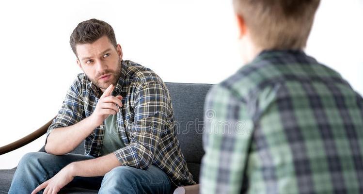 如何处理父母反对的恋爱关系？和男友在一起的解决策略是什么？