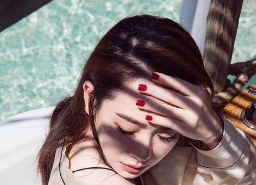 女友容易劈腿的情况解析（警惕这几种情况）