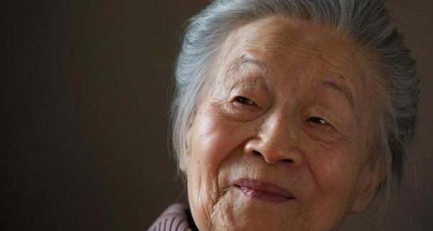 以冷爱为婚姻（拥有无爱是否必须坚守）