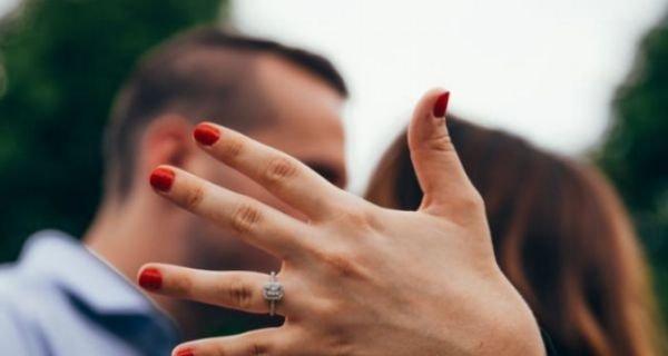 离婚后意外怀孕，如何面对（考虑再婚的女性该如何处理）