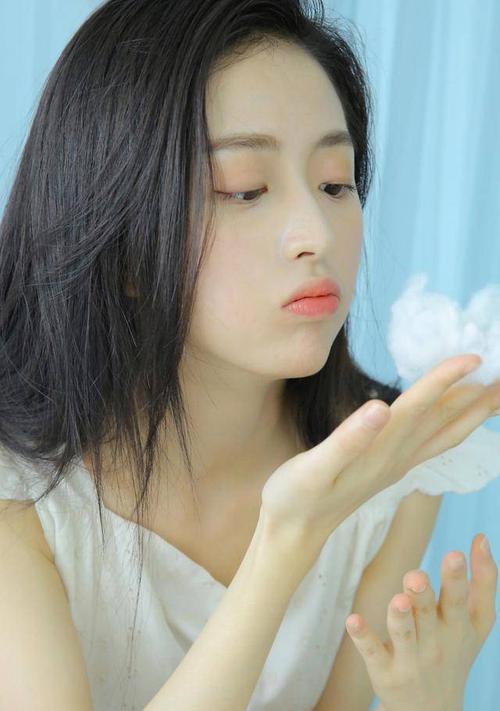 女生分手后的心理剖析（探究女生分手后的情感变化及应对策略）