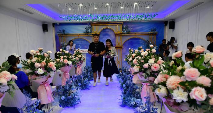 如何维系忙碌丈夫的婚姻（老公忙工作怎么办）