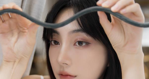分手后如何挽回女友的心（无缝连接后的应对策略及实用技巧）