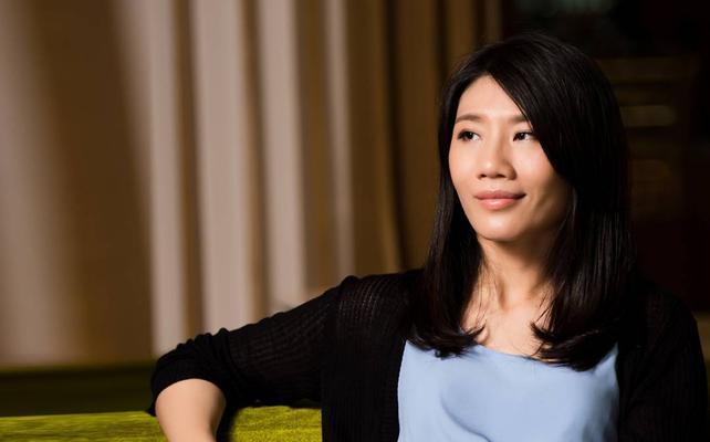 成为充满魅力的轻熟女（以10招让你成为更自信）